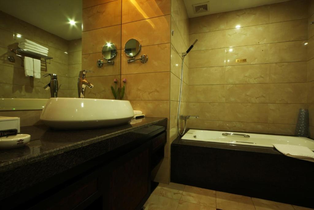 Xiongzhao Grand Hotel Weishan 다리 객실 사진